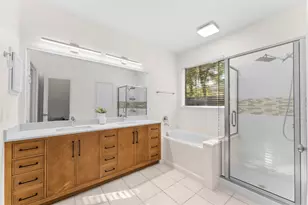 135 S Holly Laurel Cir, The Woodlands, TX 77382 - Photo 11