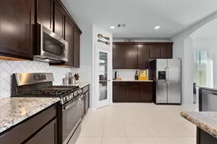 4907 Autumn Hls Trl, Pearland, TX 77584 - Photo 9