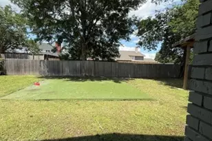 674 Meadowgreen Dr, Port Neches, TX 77651 - Photo 3