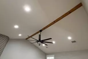 674 Meadowgreen Dr, Port Neches, TX 77651 - Photo 11