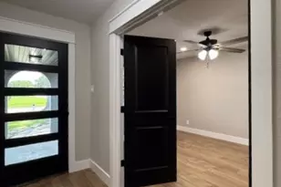 674 Meadowgreen Dr, Port Neches, TX 77651 - Photo 5