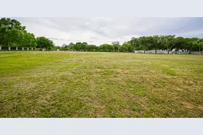 1307 Horseshoe Drive, Sugar Land, TX 77478 - Photo 15