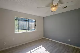 12819 Cape Hyannis Dr, Houston, TX 77048 - Photo 9