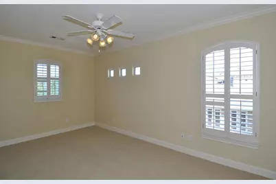 6215 Sutherland Square, Houston, TX 77081 - Photo 15