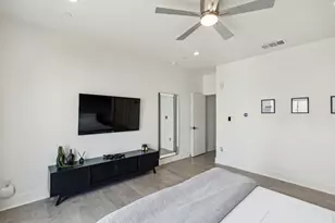 422 W 9th St, Dallas, TX 75208 - Photo 19
