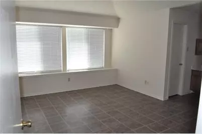 2119 Fountain Drive, Sugar Land, TX 77478 - Photo 9