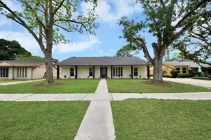 6023 Lattimer Dr, Houston, TX 77035 - Photo 17
