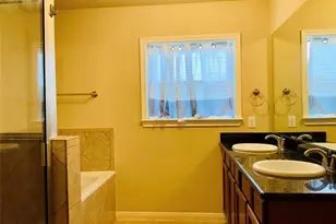 110 Tuna St, Galveston, TX 77550 - Photo 5