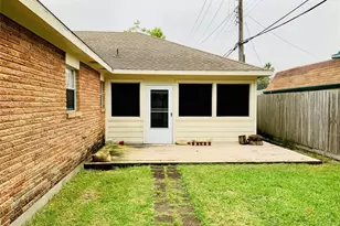 110 Tuna St, Galveston, TX 77550 - Photo 9