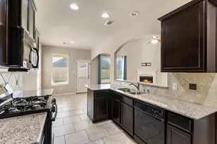 8711 Alicia Dr, Tomball, TX 77375 - Photo 7