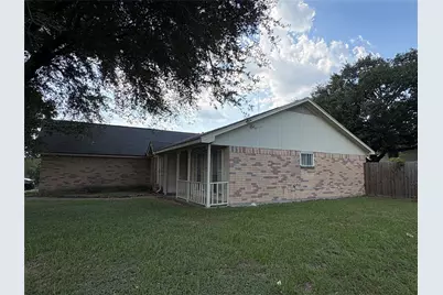 8202 Winding Meadow Court, Houston, TX 77040 - Photo 5