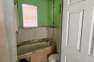 7615 Avenue F, Houston, TX 77012 - Photo 5