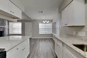 10723 Forest Leaf Dr, Sugar Land, TX 77498 - Photo 5