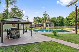 12992 Crystal Forest Ct, Conroe, TX 77306 - Photo 5