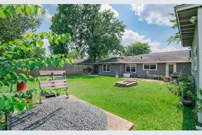 1918 Huge Oaks Street, Houston, TX 77055 - Photo 9