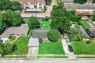 1918 Huge Oaks St, Houston, TX 77055 - Photo 37