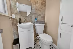 1918 Huge Oaks St, Houston, TX 77055 - Photo 31