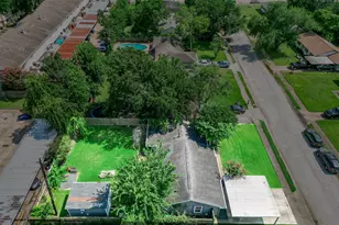 1918 Huge Oaks St, Houston, TX 77055 - Photo 39