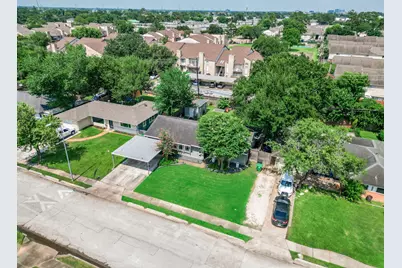 1918 Huge Oaks Street, Houston, TX 77055 - Photo 35