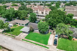 1918 Huge Oaks St, Houston, TX 77055 - Photo 35