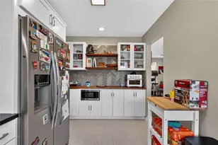 1918 Huge Oaks St, Houston, TX 77055 - Photo 19
