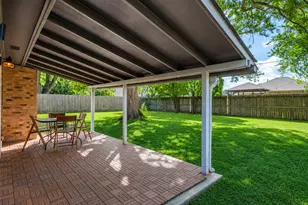 913 W Galveston St, League City, TX 77573 - Photo 23