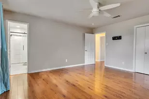 913 W Galveston St, League City, TX 77573 - Photo 15