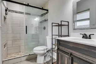 913 W Galveston St, League City, TX 77573 - Photo 17