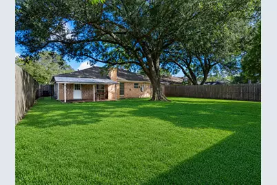 913 W Galveston Street, League City, TX 77573 - Photo 23
