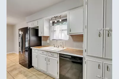 913 W Galveston Street, League City, TX 77573 - Photo 9