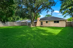 913 W Galveston St, League City, TX 77573 - Photo 25