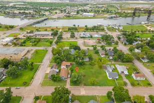 922 W 4th St, Freeport, TX 77541 - Photo 1