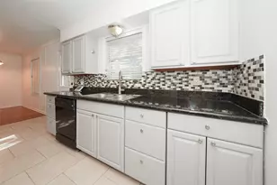 9519 Val Verde St, Houston, TX 77063 - Photo 13