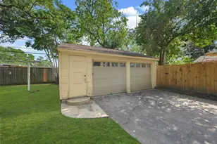 9519 Val Verde St, Houston, TX 77063 - Photo 23