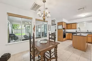 3218 Knoll West Dr, Houston, TX 77082 - Photo 11