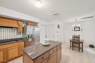 3218 Knoll West Dr, Houston, TX 77082 - Photo 9