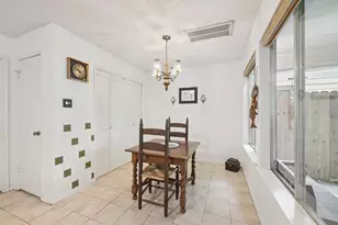3218 Knoll West Dr, Houston, TX 77082 - Photo 9