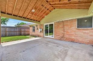 7415 Troulon Dr, Houston, TX 77074 - Photo 41