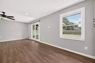 7415 Troulon Dr, Houston, TX 77074 - Photo 17