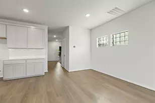 2022 Gardenia Ct, Sugar Land, TX 77498 - Photo 11