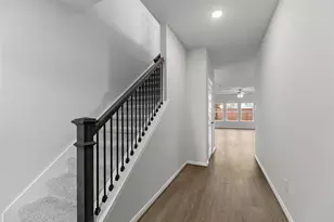 2022 Gardenia Ct, Sugar Land, TX 77498 - Photo 5