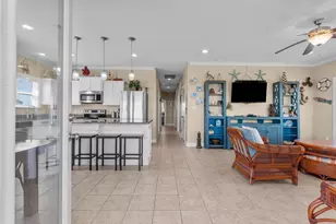 135 Ocean Shore Dr, Crystal Beach, TX 77650 - Photo 5