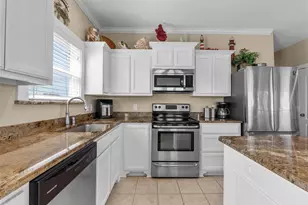 135 Ocean Shore Dr, Crystal Beach, TX 77650 - Photo 11