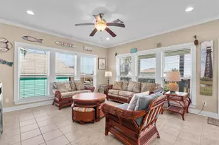 135 Ocean Shore Dr, Crystal Beach, TX 77650 - Photo 7