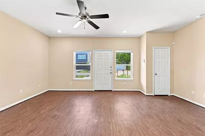 4310 Larkspur Street #A/B, Houston, TX 77051 - Photo 5