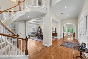 10 Sandalwood Dr, Houston, TX 77024 - Photo 3