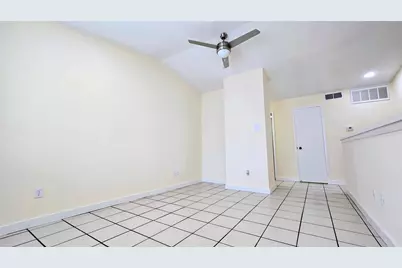 2110 Wilcrest Drive #111, Houston, TX 77042 - Photo 7