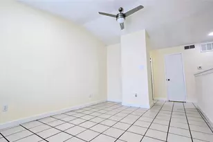 2110 Wilcrest Dr, Houston, TX 77042 - Photo 7