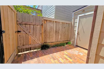 2110 Wilcrest Drive #111, Houston, TX 77042 - Photo 15