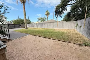 3128 Avenue L, Galveston, TX 77550 - Photo 37